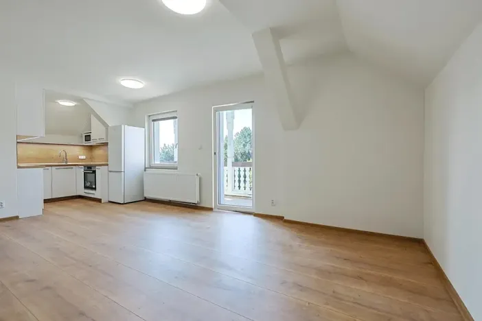 Pronájem bytu 2+kk, Plzeň, Pod Košutkou, 38 m2