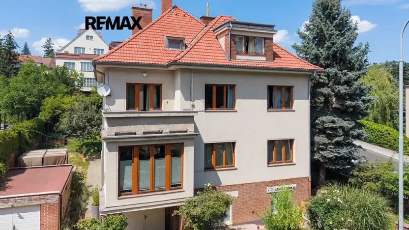 Prodej vily, Praha - Dejvice, U dejvického rybníčku, 400 m2