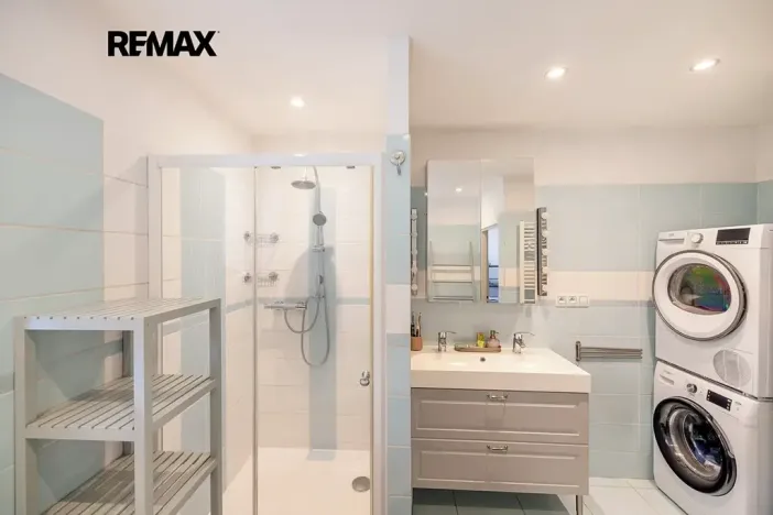Prodej vily, Praha - Dejvice, U dejvického rybníčku, 400 m2