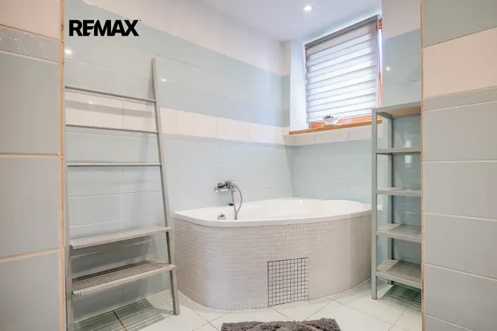 Prodej vily, Praha - Dejvice, U dejvického rybníčku, 400 m2