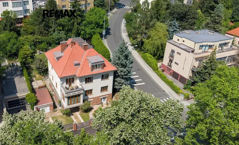 Prodej vily, Praha - Dejvice, U dejvického rybníčku, 400 m2