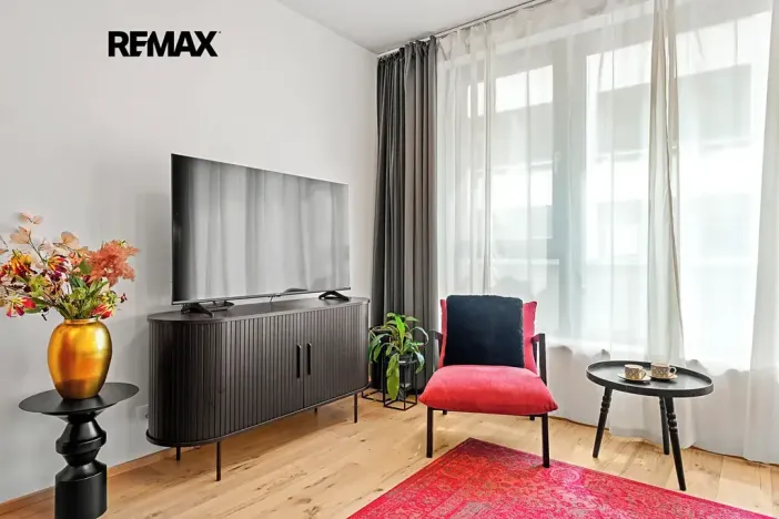 Prodej bytu 2+kk, Praha - Karlín, Sokolovská, 59 m2