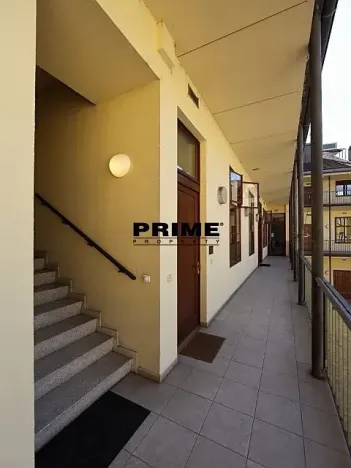 Pronájem kanceláře, Praha - Smíchov, Štefánikova, 147 m2