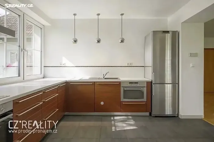 Prodej rodinného domu, Praha - Lipence, Na Bambouzku, 308 m2