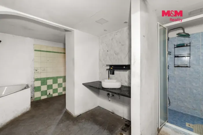 Prodej rodinného domu, Rynholec, nám. 1. máje, 363 m2