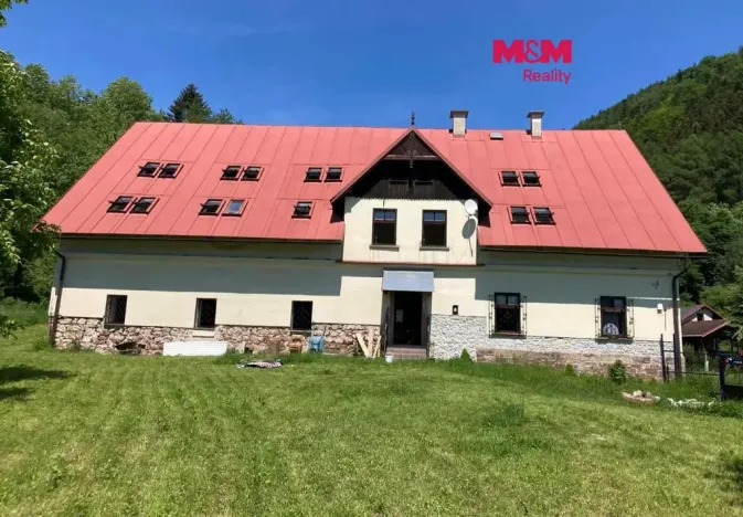 Pronájem chalupy, Bernartice, 639 m2