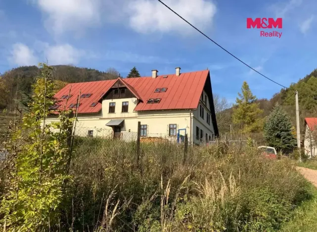 Pronájem chalupy, Bernartice, 639 m2