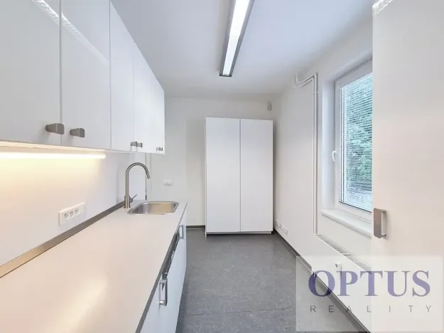 Pronájem kanceláře, Praha - Smíchov, U Demartinky, 106 m2