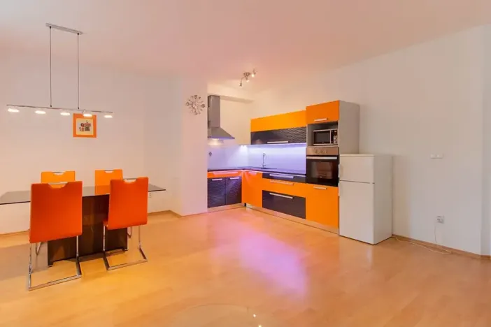 Pronájem bytu 2+kk, Český Krumlov, Pod Hrází, 64 m2