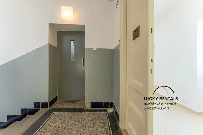 Pronájem bytu 1+kk, Praha - Vinohrady, Moravská, 49 m2