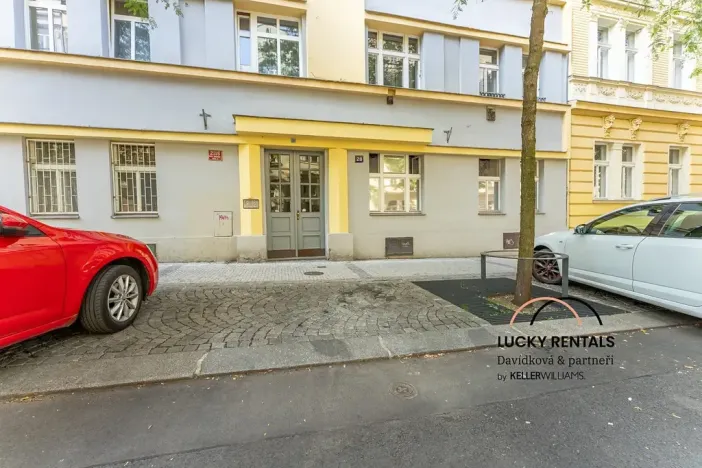 Pronájem bytu 1+kk, Praha - Vinohrady, Moravská, 49 m2