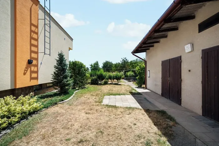 Prodej rodinného domu, Miroslav, Na kopci, 233 m2