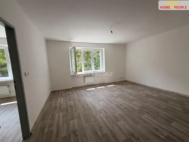 Pronájem bytu 2+1, Karlovy Vary, Závodu míru, 71 m2