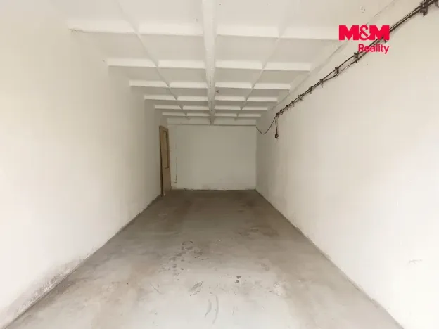 Pronájem garáže, Slaný, Navrátilova, 19 m2