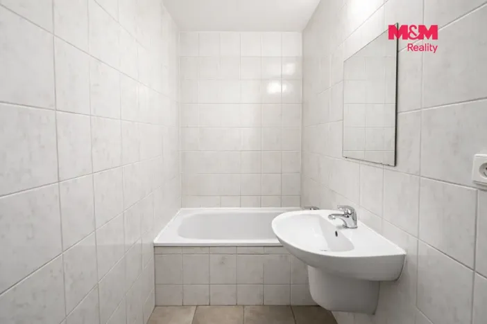 Pronájem bytu 1+kk, Karviná - Hranice, Čsl. armády, 32 m2