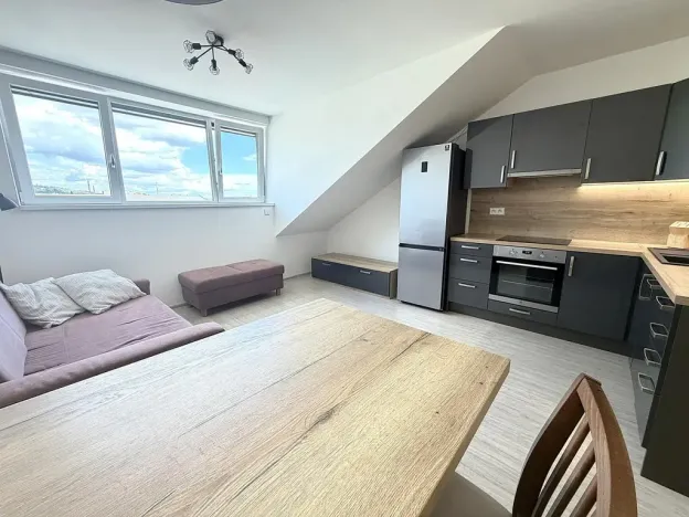 Pronájem bytu 2+kk, Brno - Židenice, Letní, 56 m2