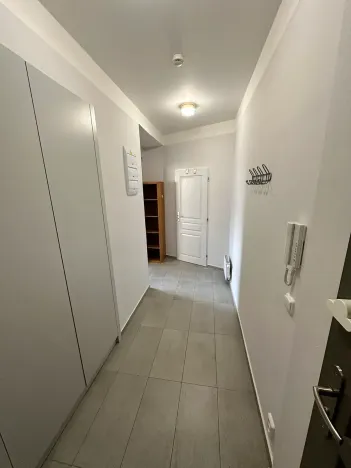 Pronájem bytu 1+kk, Praha - Vršovice, Kodaňská, 33 m2