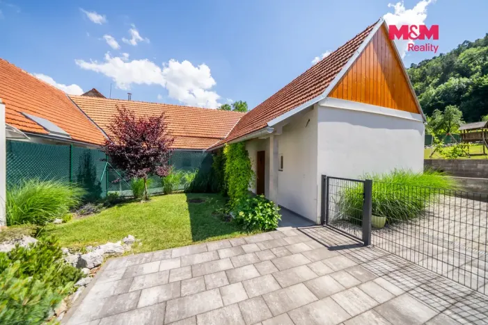 Prodej rodinného domu, Blansko - Lažánky, 275 m2