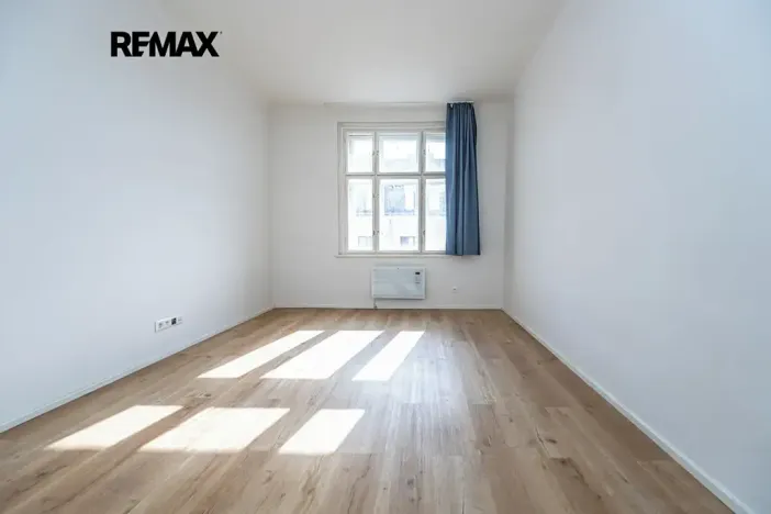 Pronájem bytu 2+kk, Praha - Nusle, Čestmírova, 43 m2