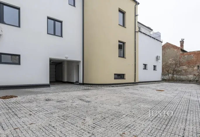 Pronájem bytu 2+kk, Staré Město, Hradišťská, 53 m2