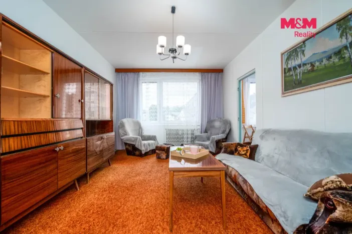 Prodej bytu 2+1, Hostinné, Sídliště, 68 m2