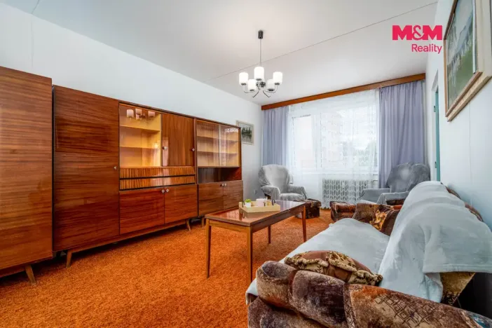 Prodej bytu 2+1, Hostinné, Sídliště, 68 m2