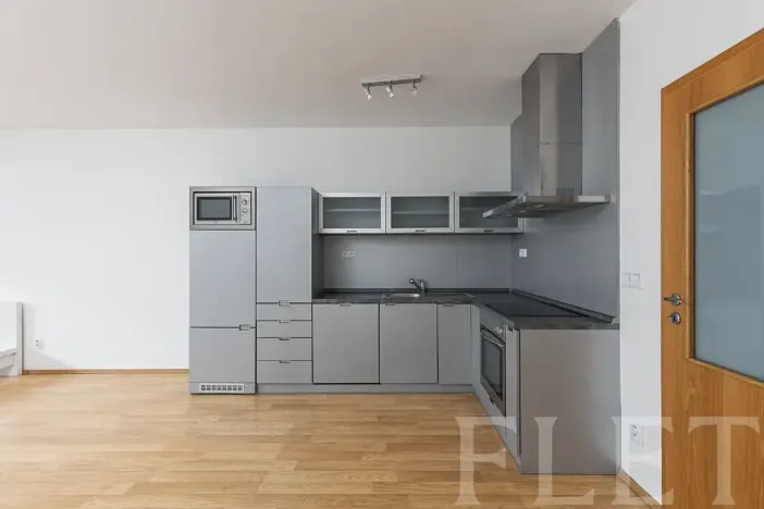 Pronájem bytu 1+kk, Praha - Holešovice, Osadní, 49 m2