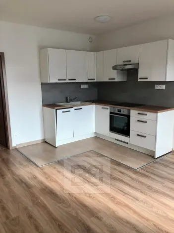Pronájem bytu 1+kk, Praha - Hodkovičky, Šífařská, 40 m2