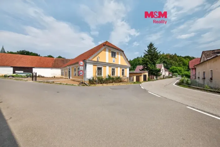 Prodej rodinného domu, Uzeničky - Černívsko, 163 m2