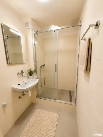 Pronájem bytu 2+kk, Praha - Černý Most, Vašátkova, 43 m2
