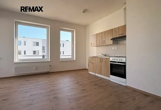 Pronájem bytu 1+kk, Velký Osek, U hřiště, 38 m2