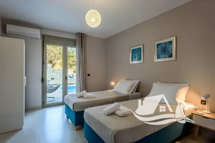 Prodej bytu 6+kk a větší, Stalos, Řecko, 373 m2