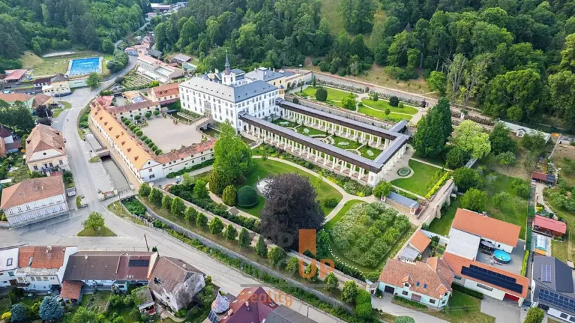 Prodej ubytování, Lysice, nám. Osvobození, 1400 m2