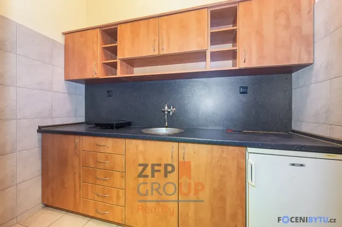 Prodej obchodního prostoru, Hodonín, Velkomoravská, 702 m2