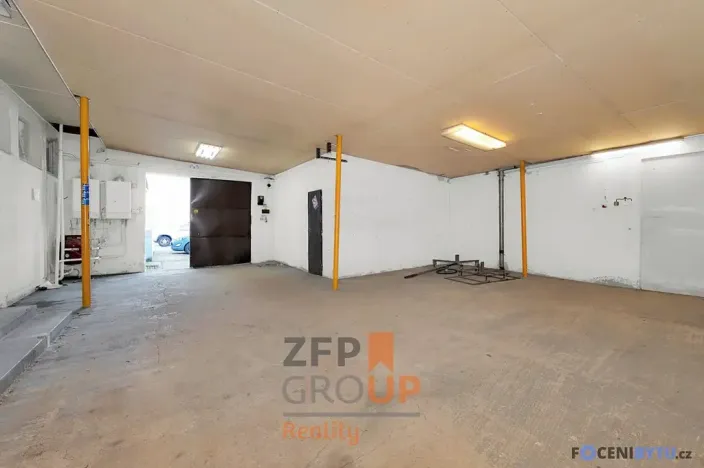 Pronájem obchodního prostoru, Hodonín, Velkomoravská, 702 m2