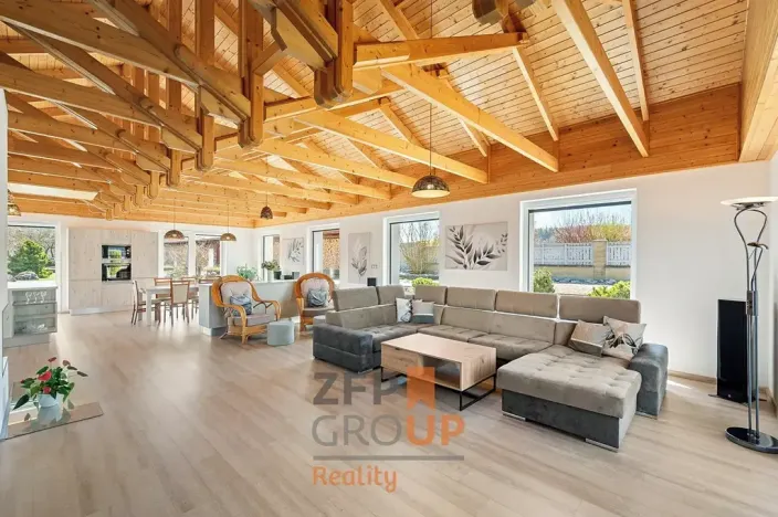 Prodej rodinného domu, Rozstání, 450 m2
