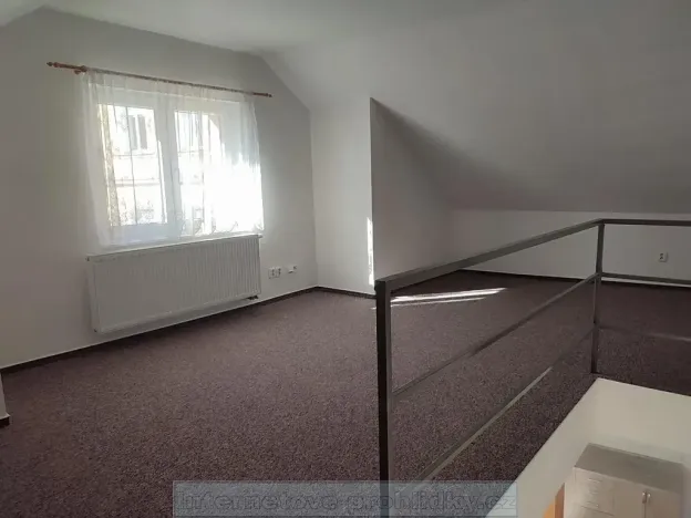 Pronájem bytu 2+kk, Praha - Vysočany, 57 m2