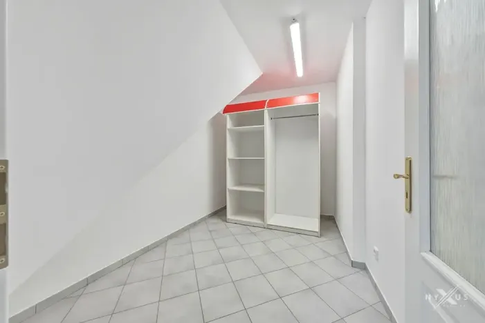 Pronájem rodinného domu, Praha - Štěrboholy, Pod areálem, 324 m2