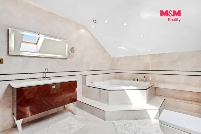 Prodej rodinného domu, Horoměřice, Akátová, 393 m2