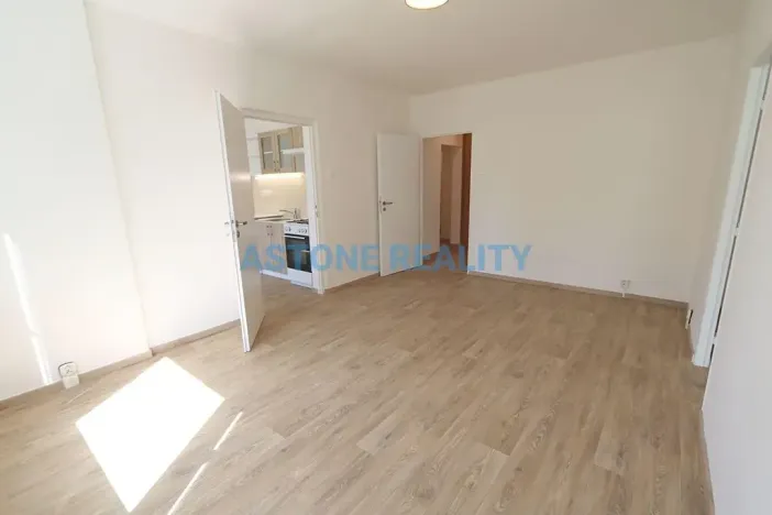 Pronájem bytu 3+1, Praha - Strašnice, Pod strání, 68 m2