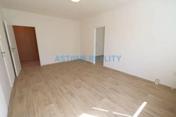Pronájem bytu 3+1, Praha - Strašnice, Pod strání, 68 m2