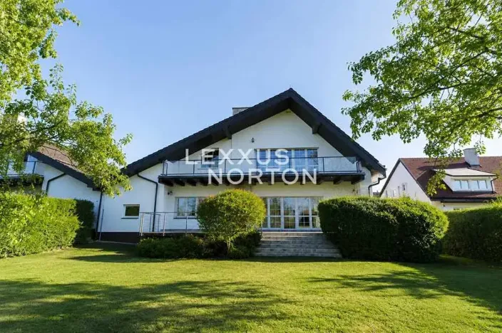 Pronájem vily, Průhonice, Sadová, 350 m2