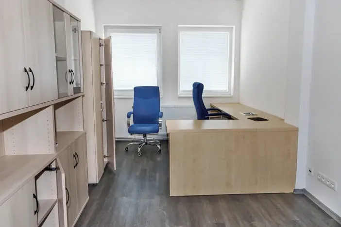 Prodej výrobních prostor, Dubí, Horská, 3047 m2