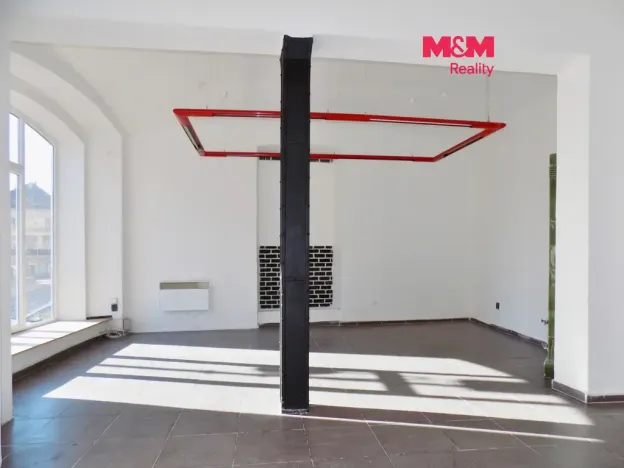 Pronájem obchodního prostoru, Teplice, U nádraží, 68 m2