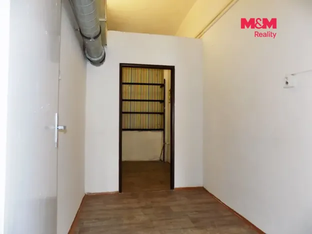 Pronájem obchodního prostoru, Teplice, U nádraží, 68 m2