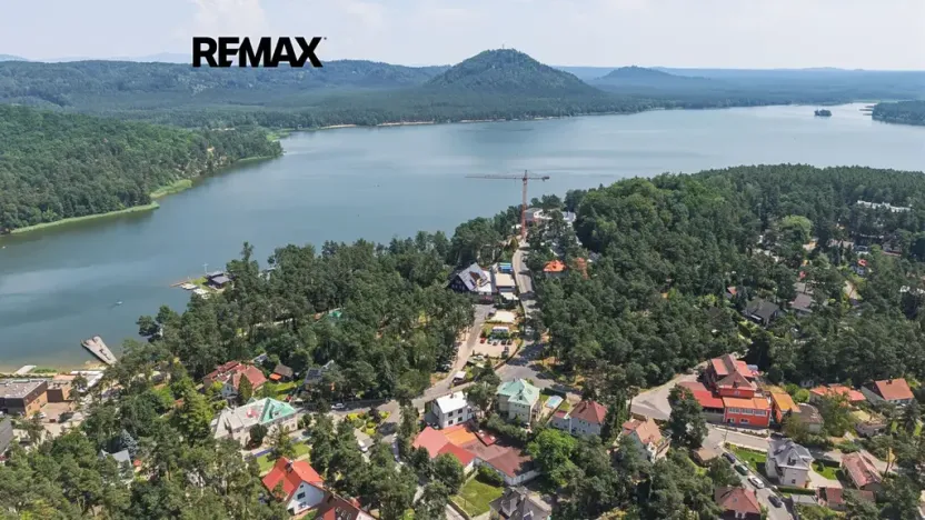 Prodej komerční nemovitosti, Doksy, 1850 m2