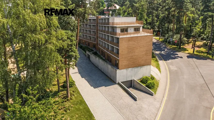Prodej komerční nemovitosti, Doksy, 1850 m2