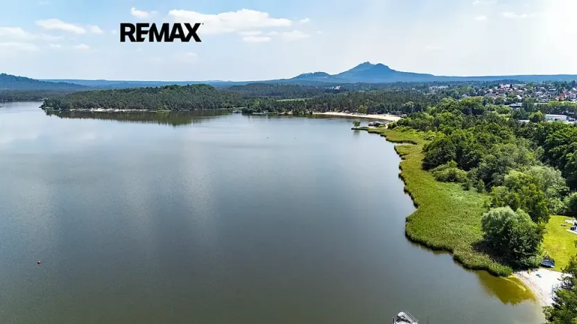 Prodej komerční nemovitosti, Doksy, 1850 m2