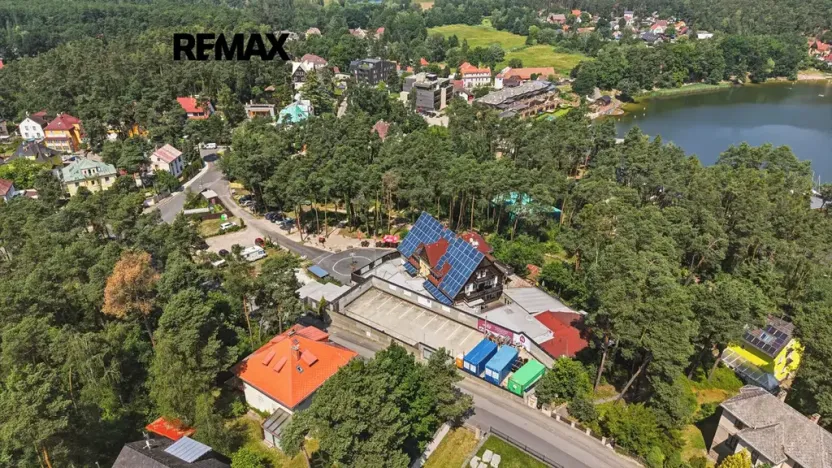 Prodej komerční nemovitosti, Doksy, 1850 m2