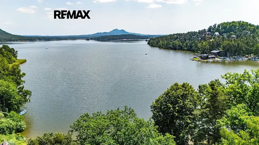 Prodej komerční nemovitosti, Doksy, 1850 m2